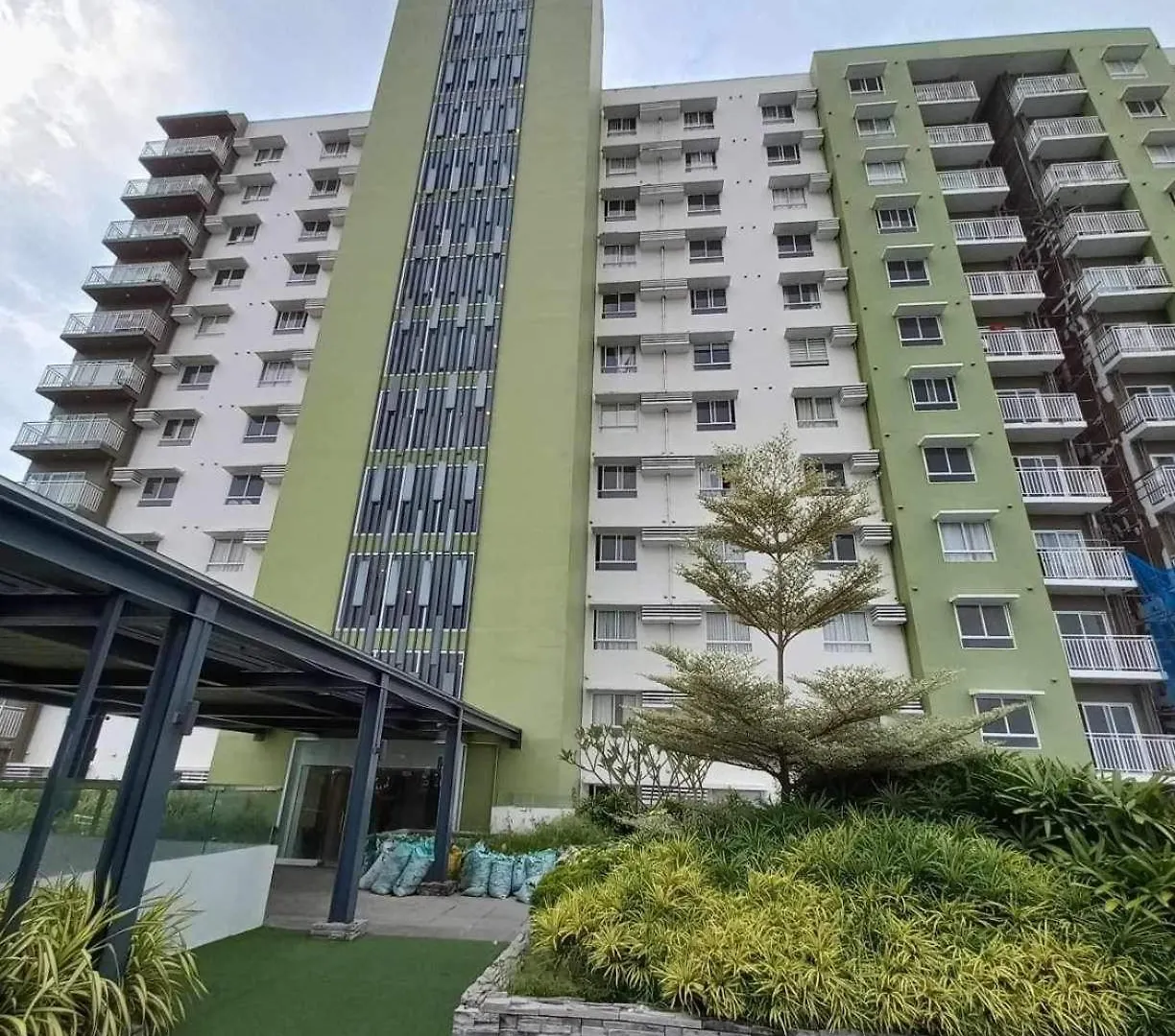 Balcony View Studio Mesatierra Garden Residences Davao City Appartement